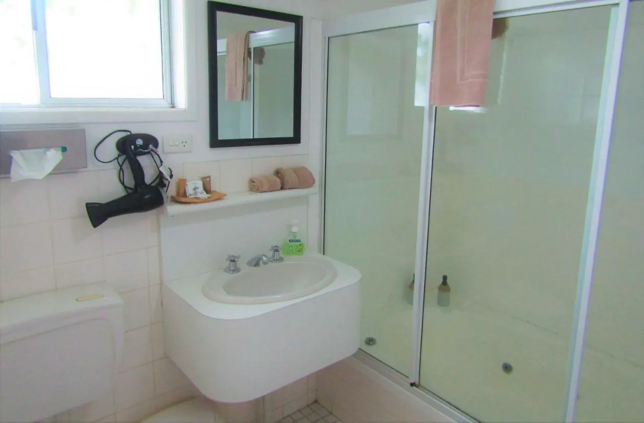*** Motel Rockhampton Court Motor Inn Australia