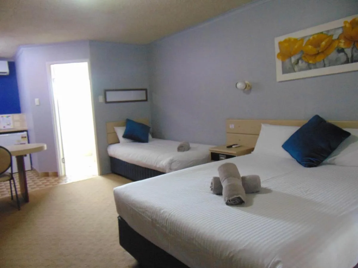 *** Motel Rockhampton Court Motor Inn Australia